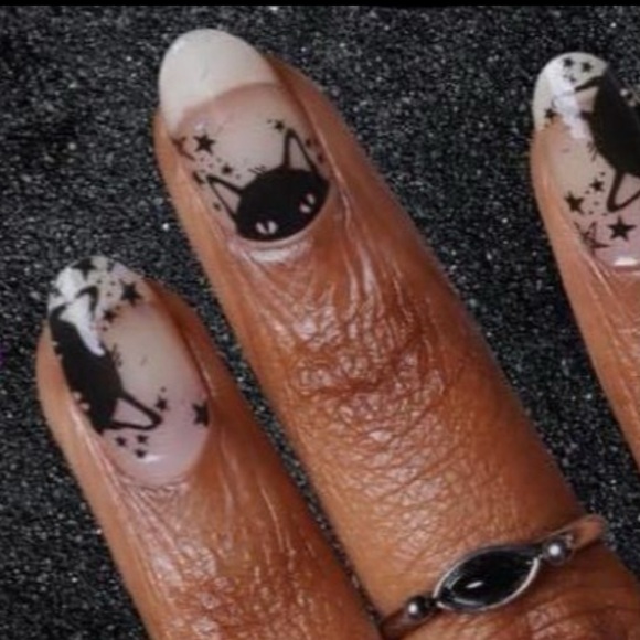 *Retired* Color Street: Nine Lives | Black Cat Halloween Clear Overlay Glitter - Picture 2 of 16